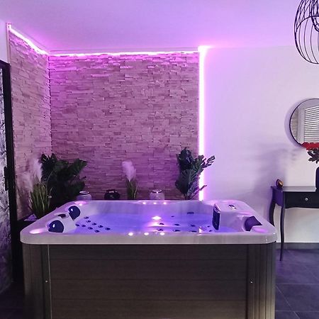 Evasion Romantique Avec Jacuzzi Interieur Rosières-près-Troyes Exterior foto