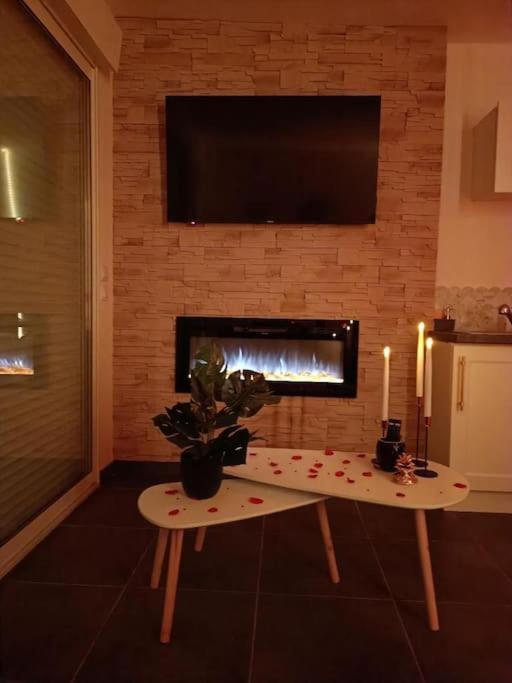 Evasion Romantique Avec Jacuzzi Interieur Rosières-près-Troyes Exterior foto
