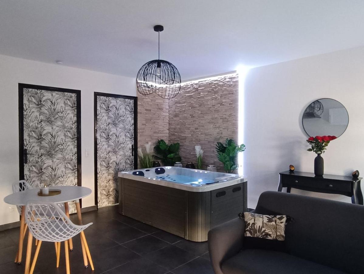 Evasion Romantique Avec Jacuzzi Interieur Rosières-près-Troyes Exterior foto